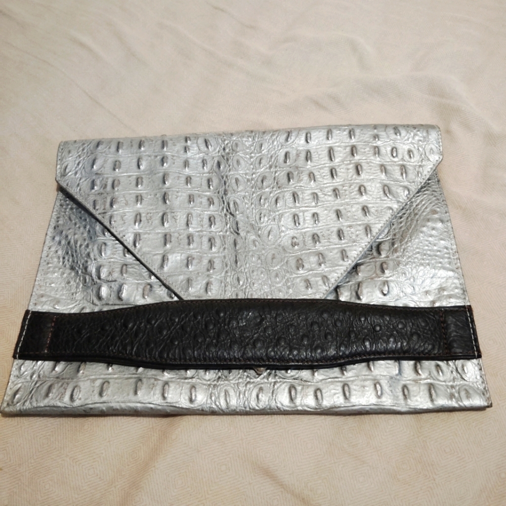 Laudi Vidni *UNIQUE* large clutch purse